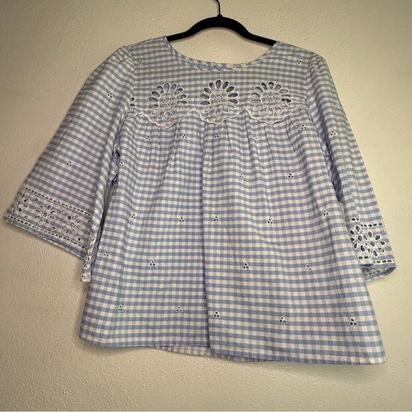 Crown & Ivy Blue and White Embellished 3/4 Sleeve Blouse Sz M. NWT. - Picture 1 of 10